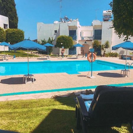 Shelter Next To The Beach Larnaca Exterior photo
